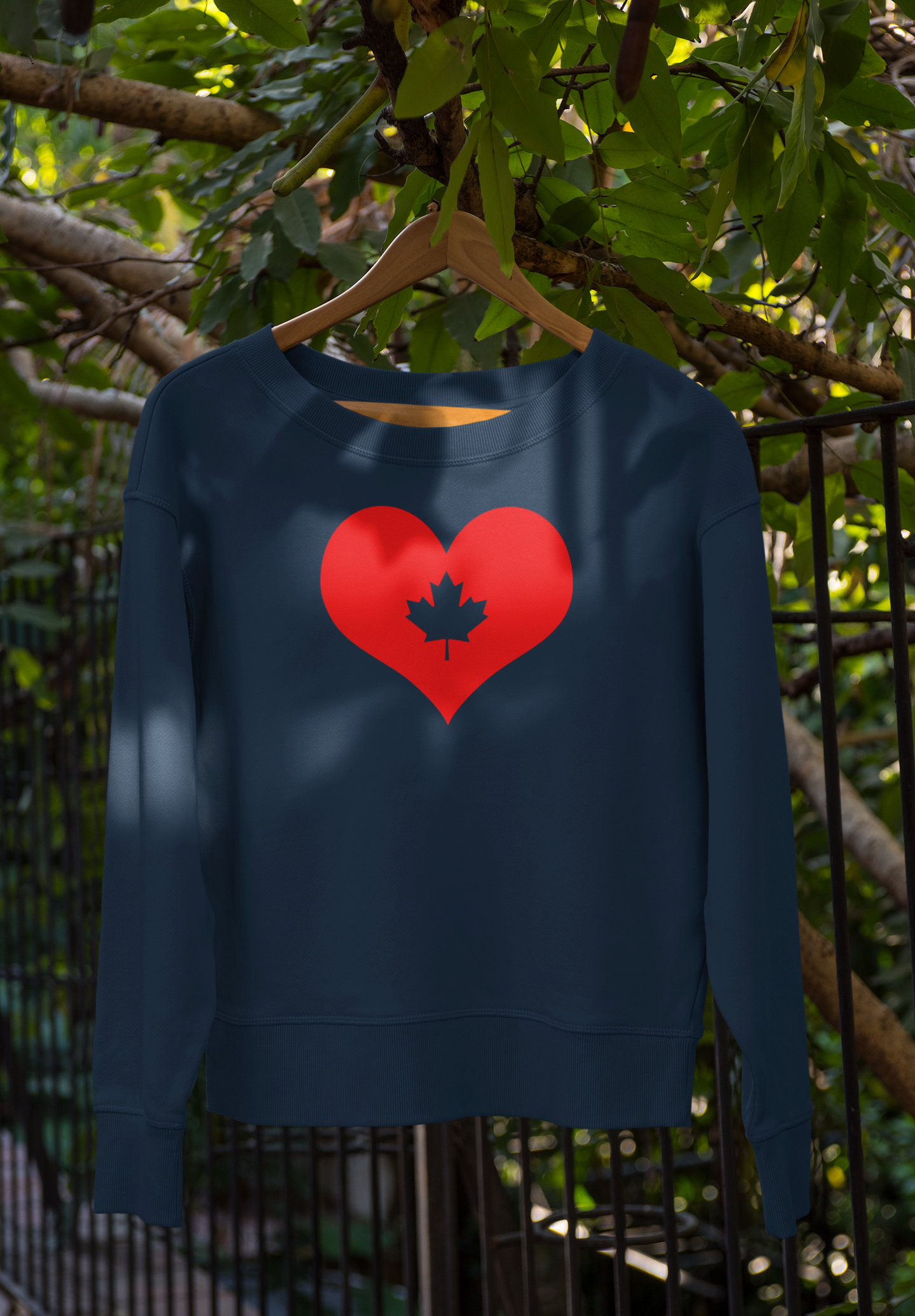 Heart Canada Maple Flag FT29