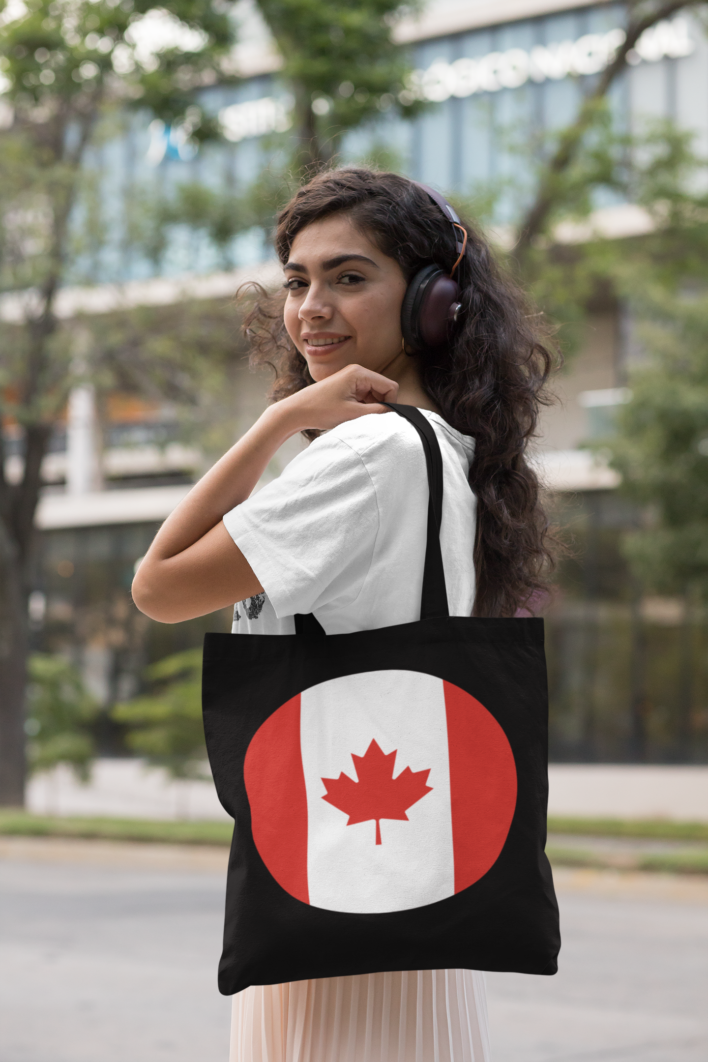 Circle Canada Flag FT28